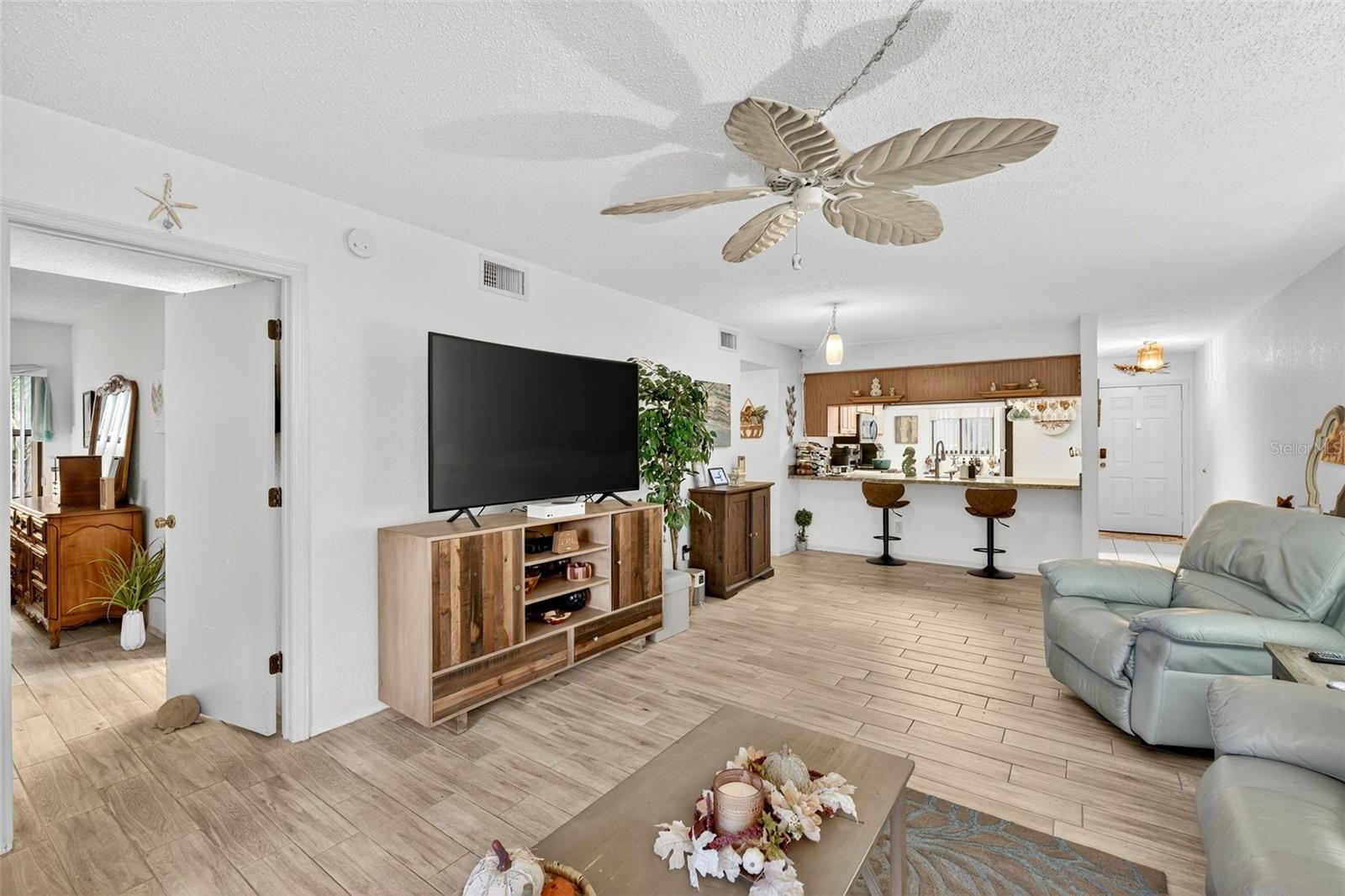 TALA LAKES PH 04 BLDG F 01 - Residential