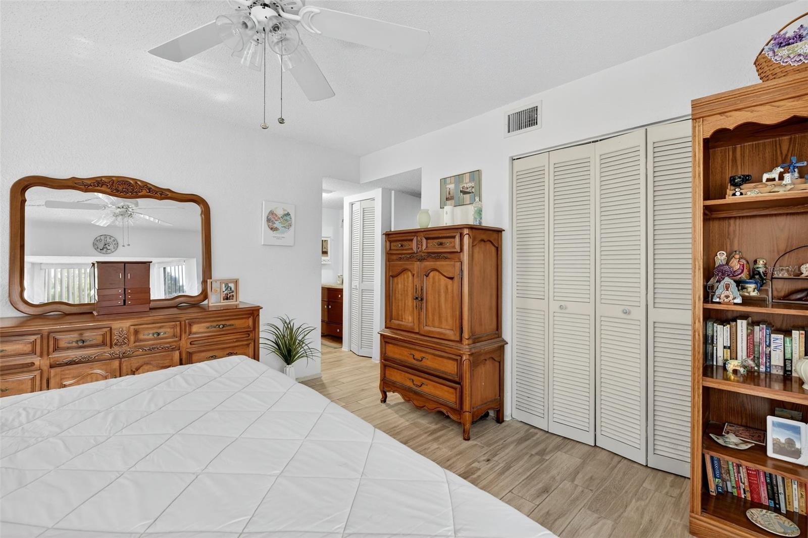 TALA LAKES PH 04 BLDG F 01 - Residential