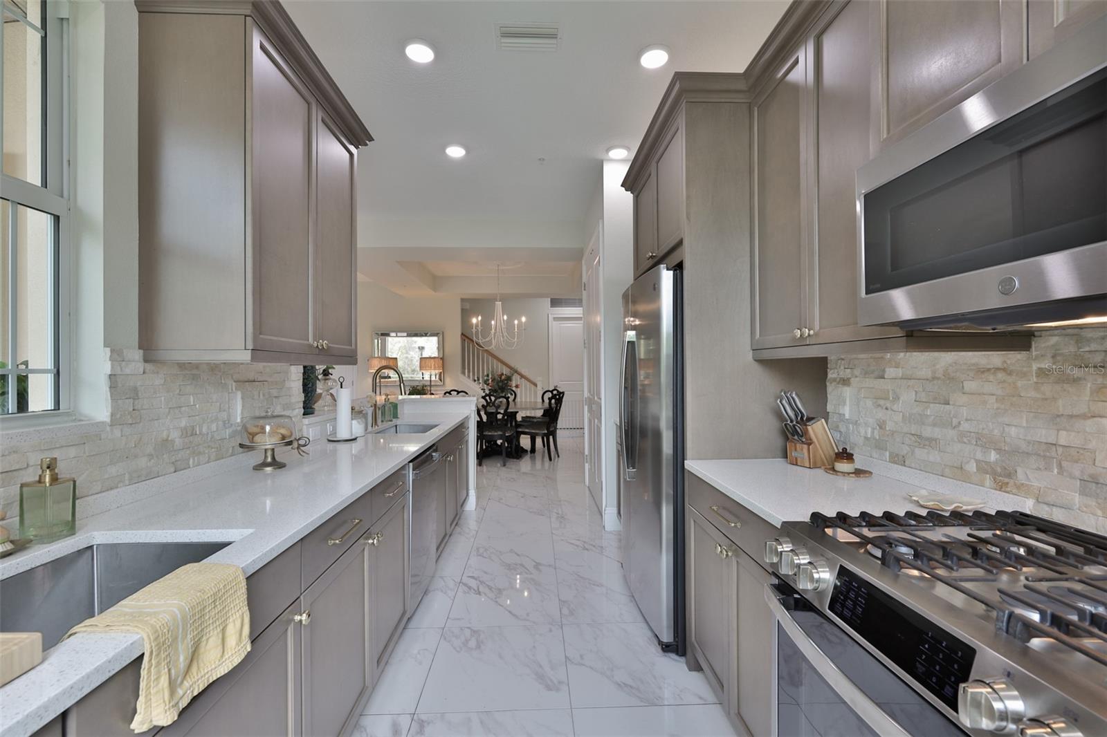 HIDDEN CREEK AT LAKEWOOD RANCH - Residential