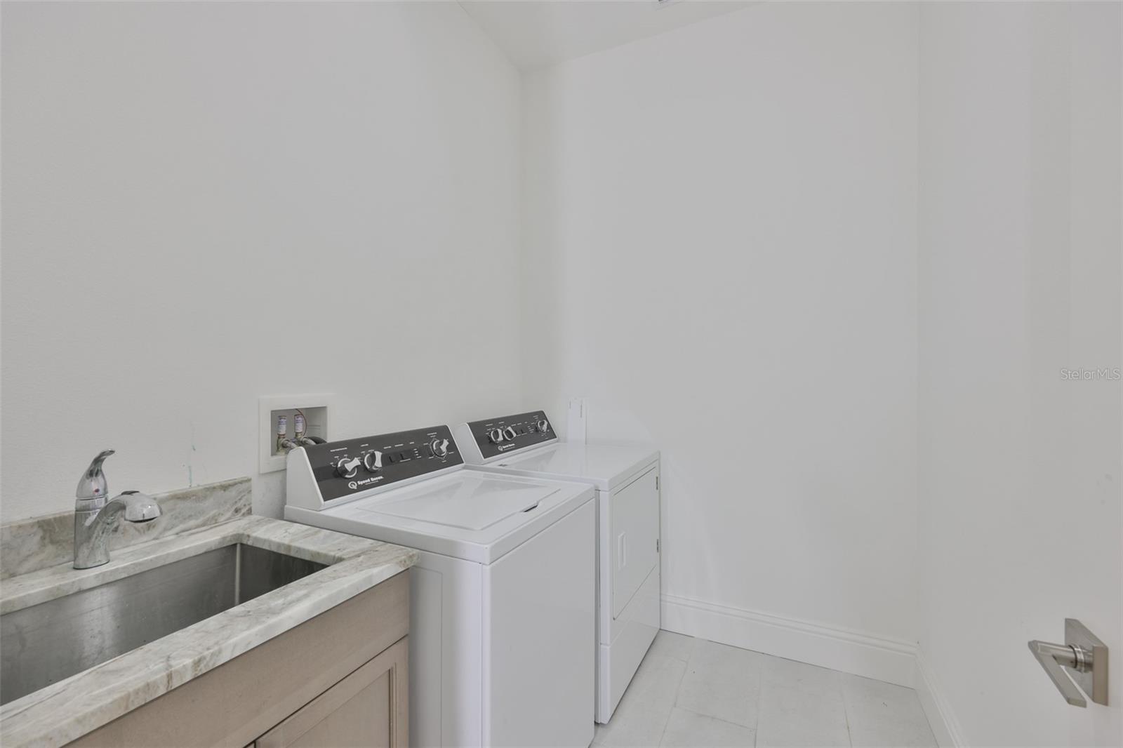 HIDDEN CREEK AT LAKEWOOD RANCH - Residential