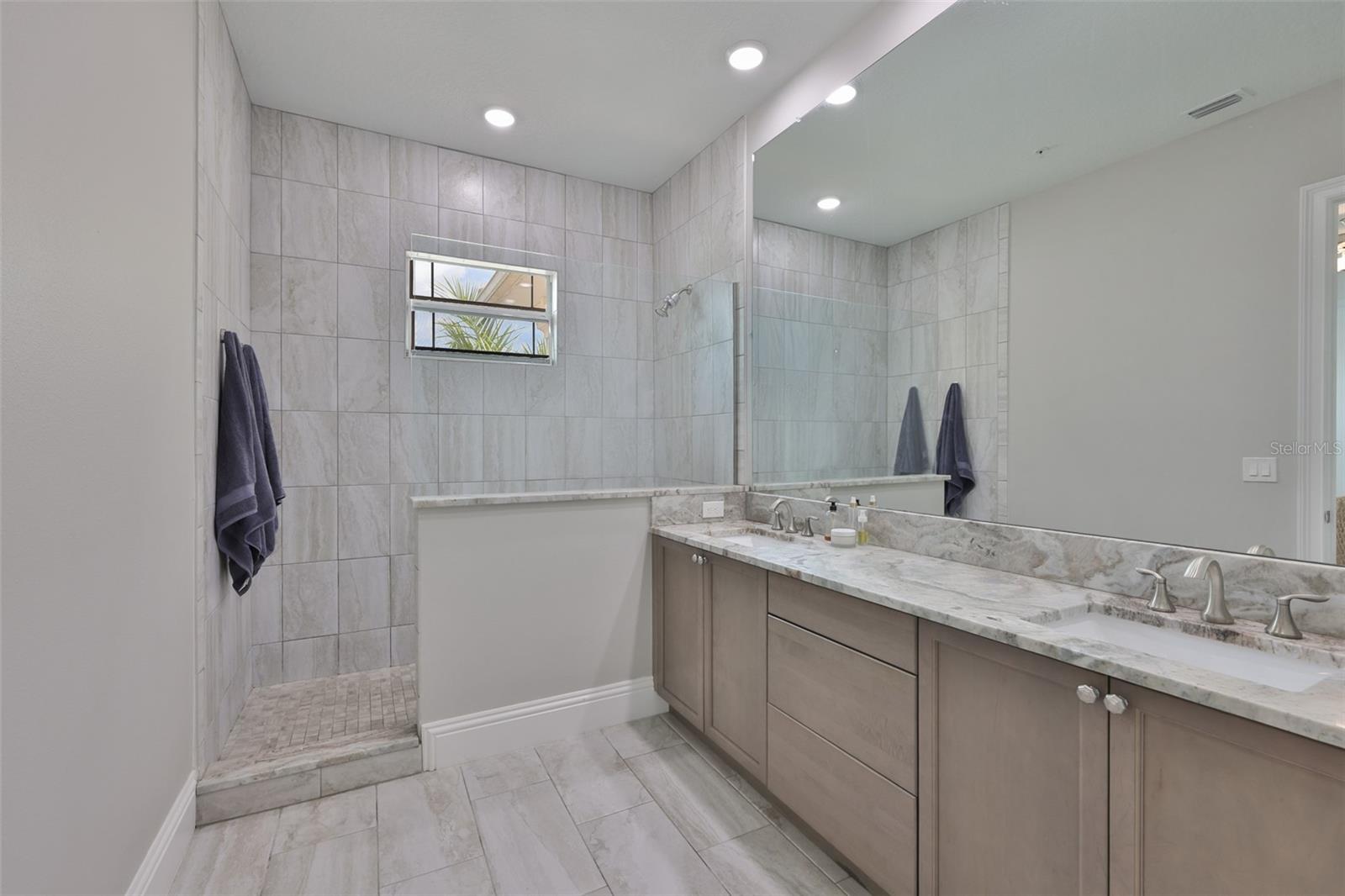 HIDDEN CREEK AT LAKEWOOD RANCH - Residential