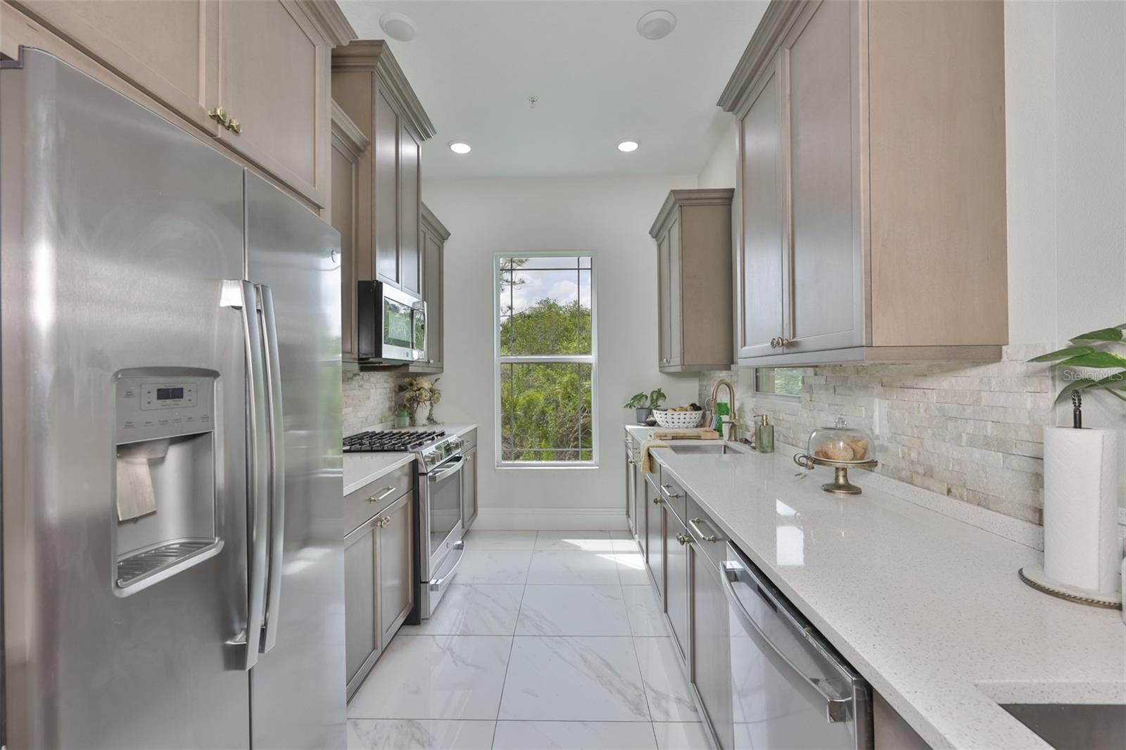 HIDDEN CREEK AT LAKEWOOD RANCH - Residential