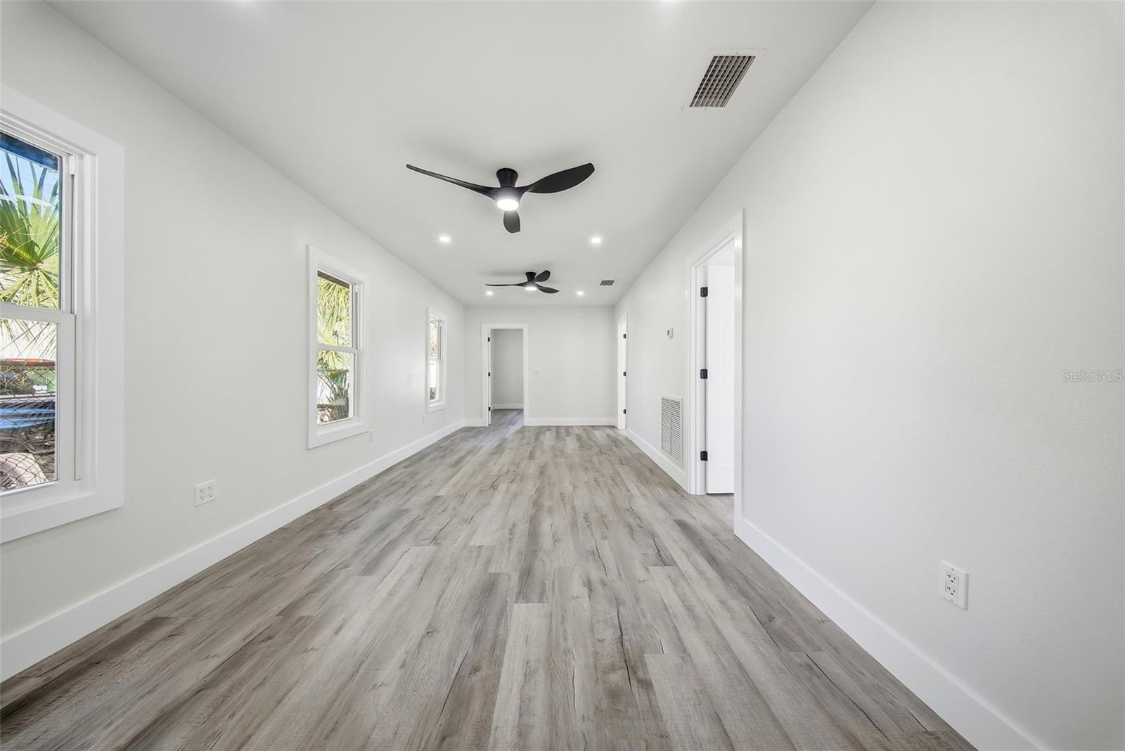 ROYAL PALM PARK - Commercial Sale