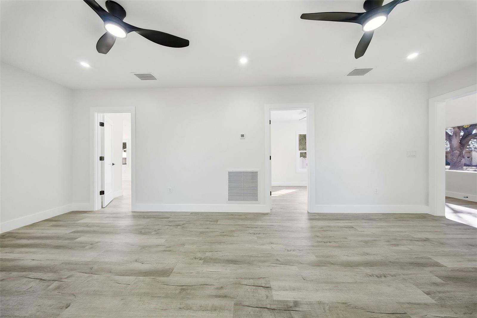 ROYAL PALM PARK - Commercial Sale