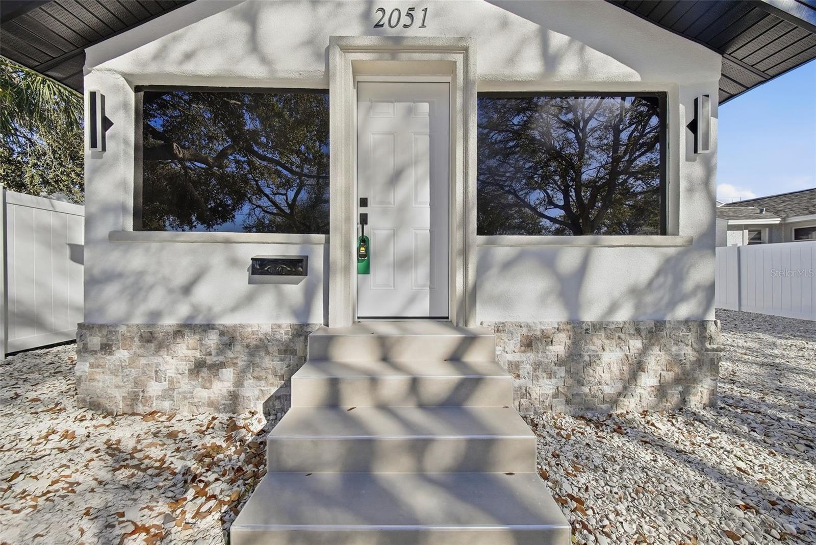 ROYAL PALM PARK - Commercial Sale