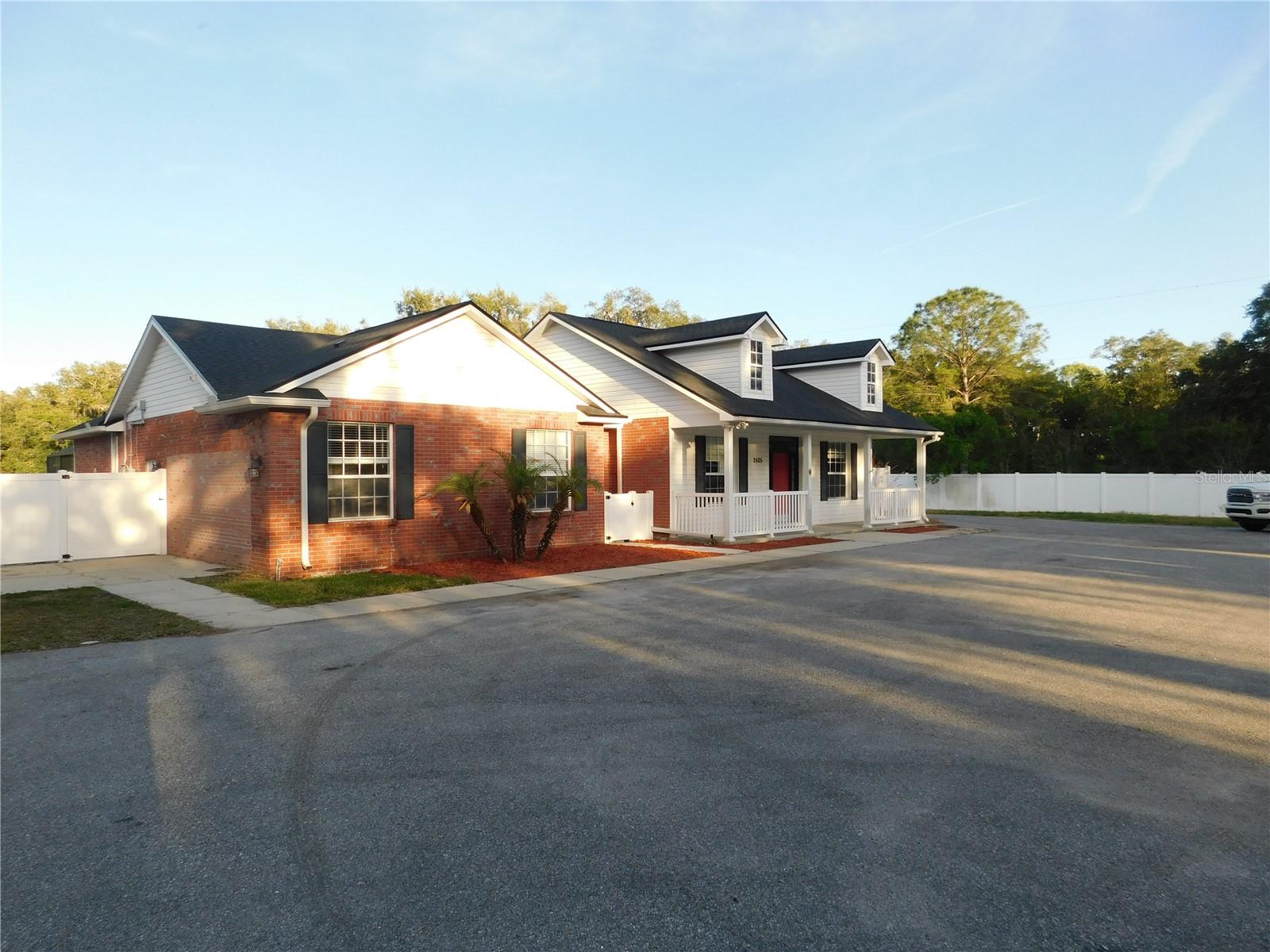 SCANLON COUNTRY ESTATES - Residential