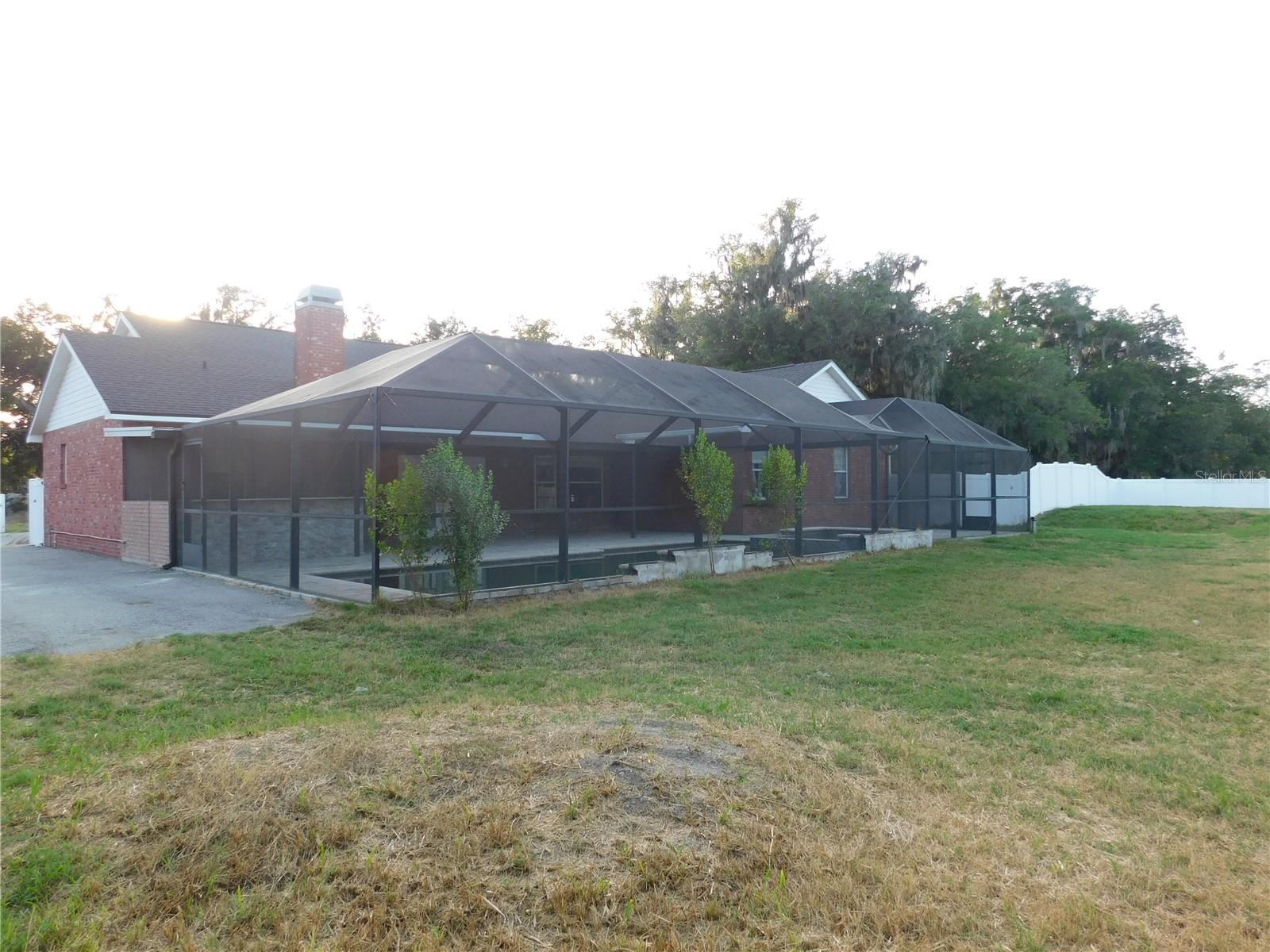 SCANLON COUNTRY ESTATES - Residential
