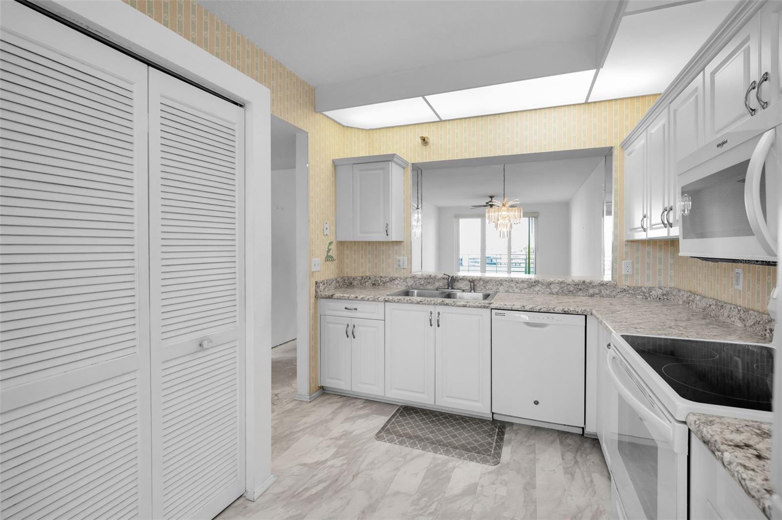 HARBOURSIDE CONDO - Residential