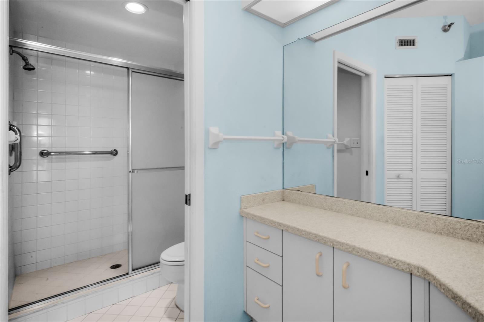 HARBOURSIDE CONDO - Residential