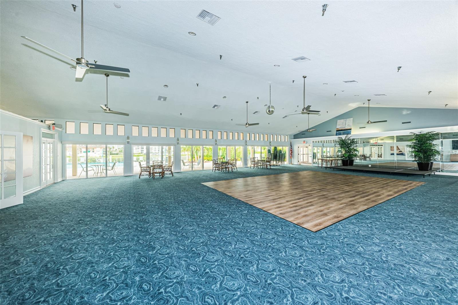 HARBOURSIDE CONDO - Residential