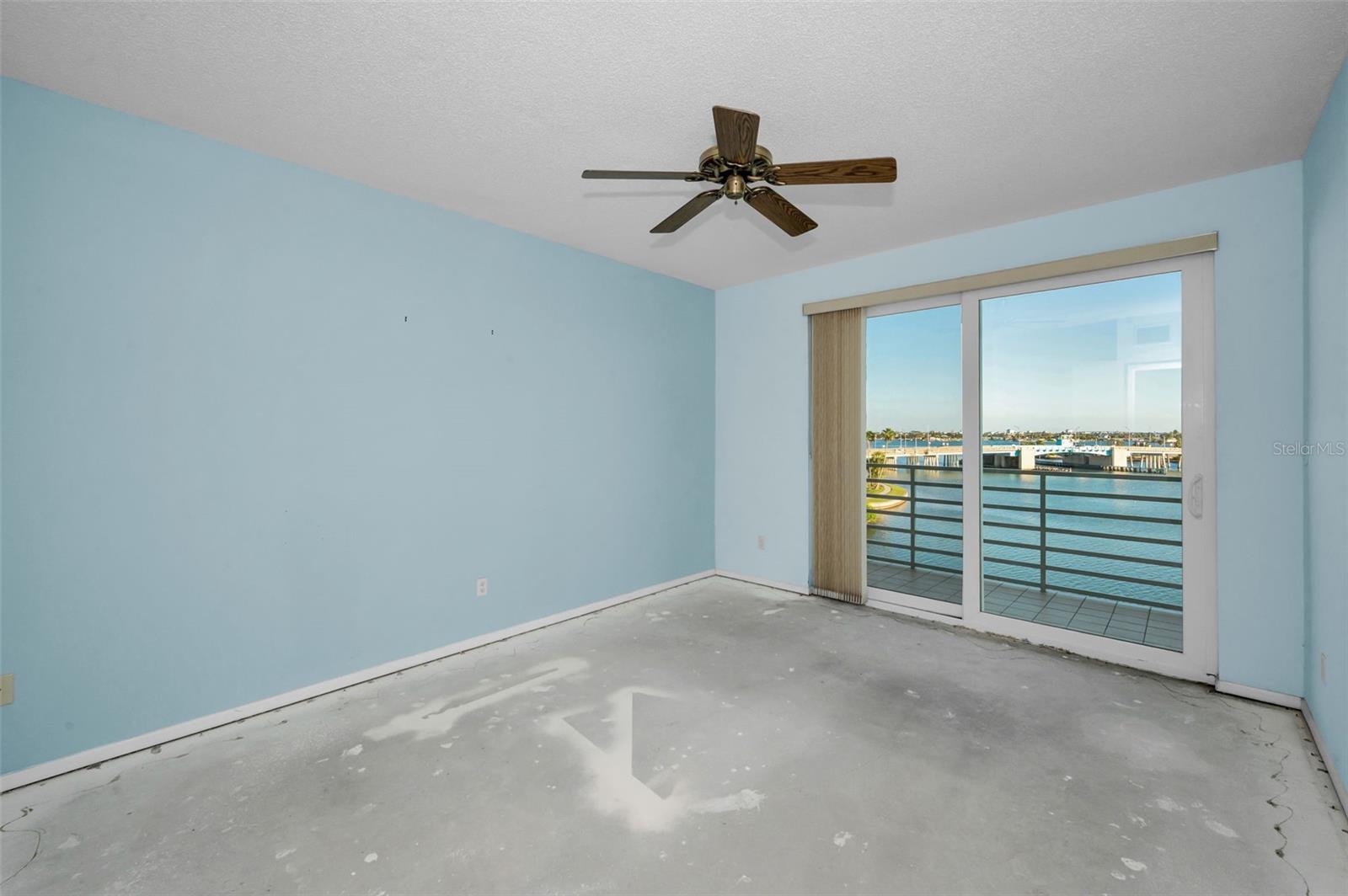 HARBOURSIDE CONDO - Residential