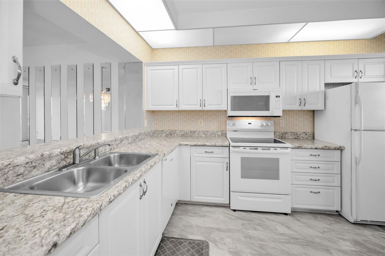 HARBOURSIDE CONDO - Residential