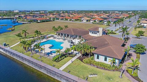 A home in PALMETTO