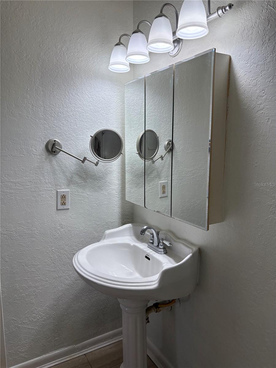 REGENCY GARDENS CONDOMINIUMS - Residential