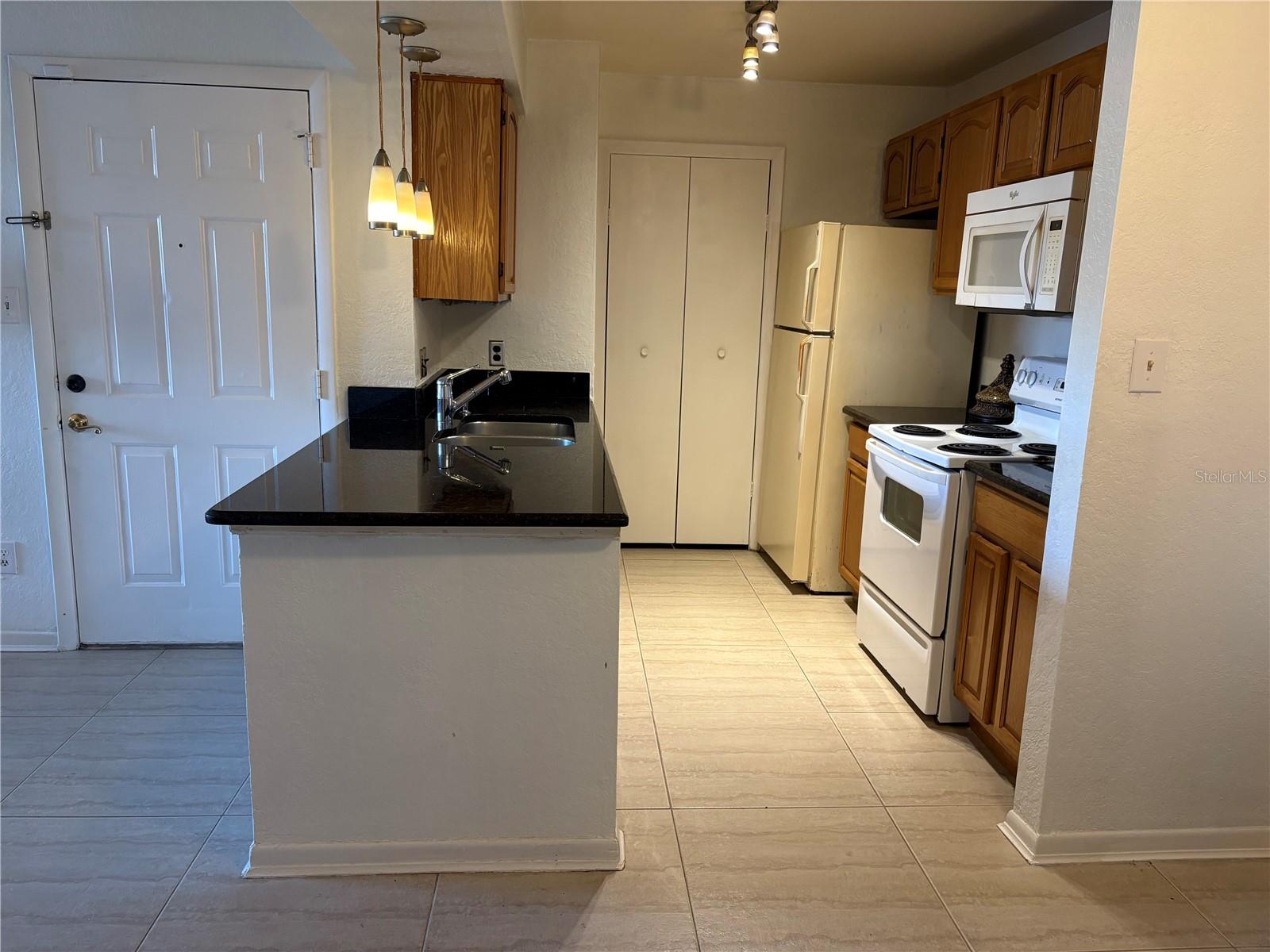 REGENCY GARDENS CONDOMINIUMS - Residential