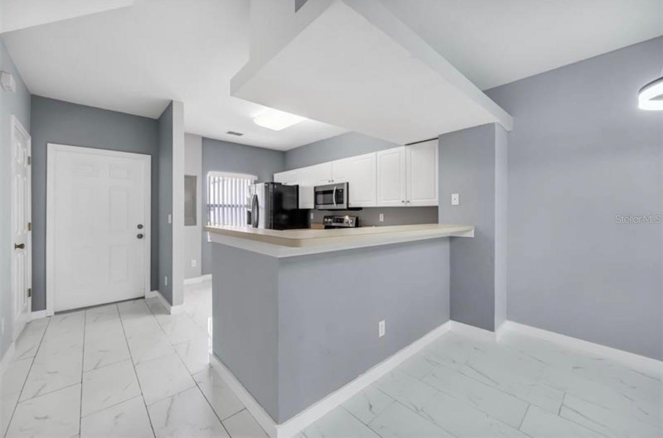 MANHATTAN-HUMPHREY TWNHMS U - Residential Lease