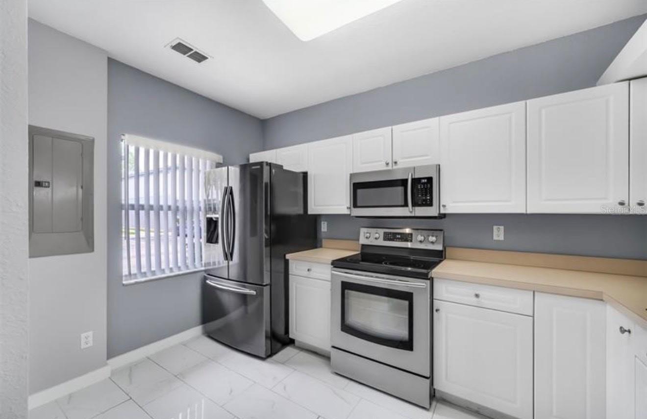 MANHATTAN-HUMPHREY TWNHMS U - Residential Lease