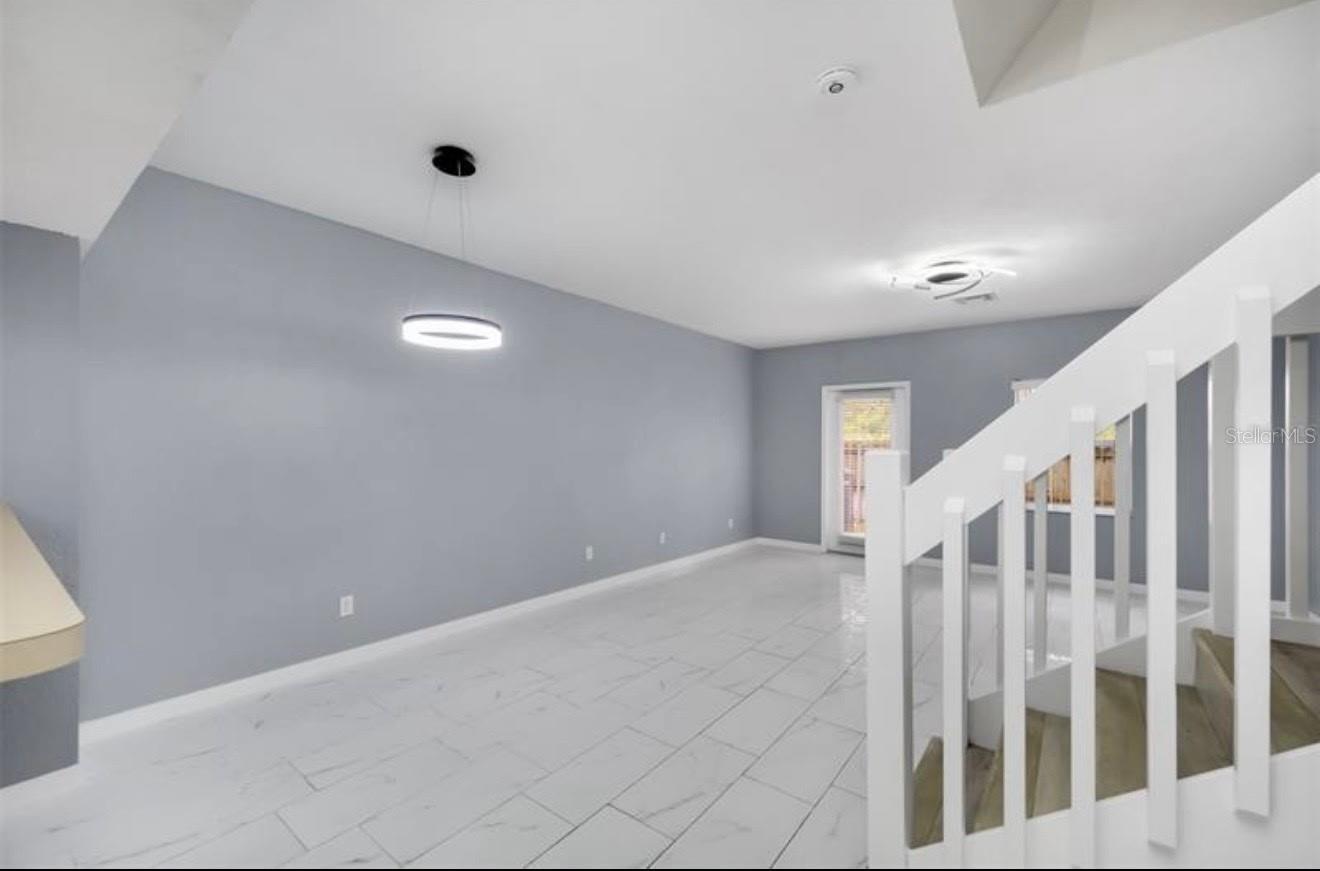 MANHATTAN-HUMPHREY TWNHMS U - Residential Lease