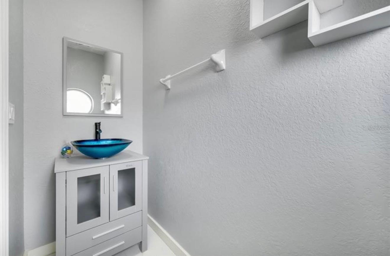 MANHATTAN-HUMPHREY TWNHMS U - Residential Lease