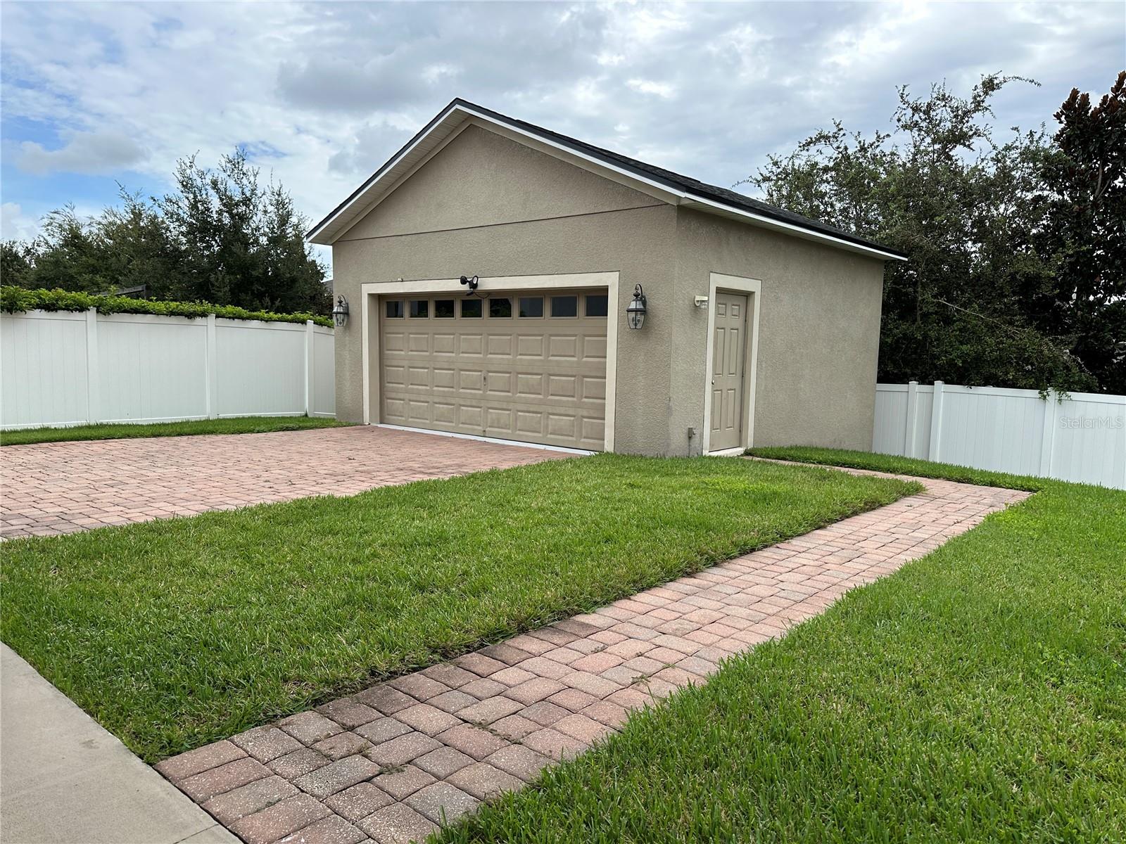 15168 EVERGREEN OAK LOOP