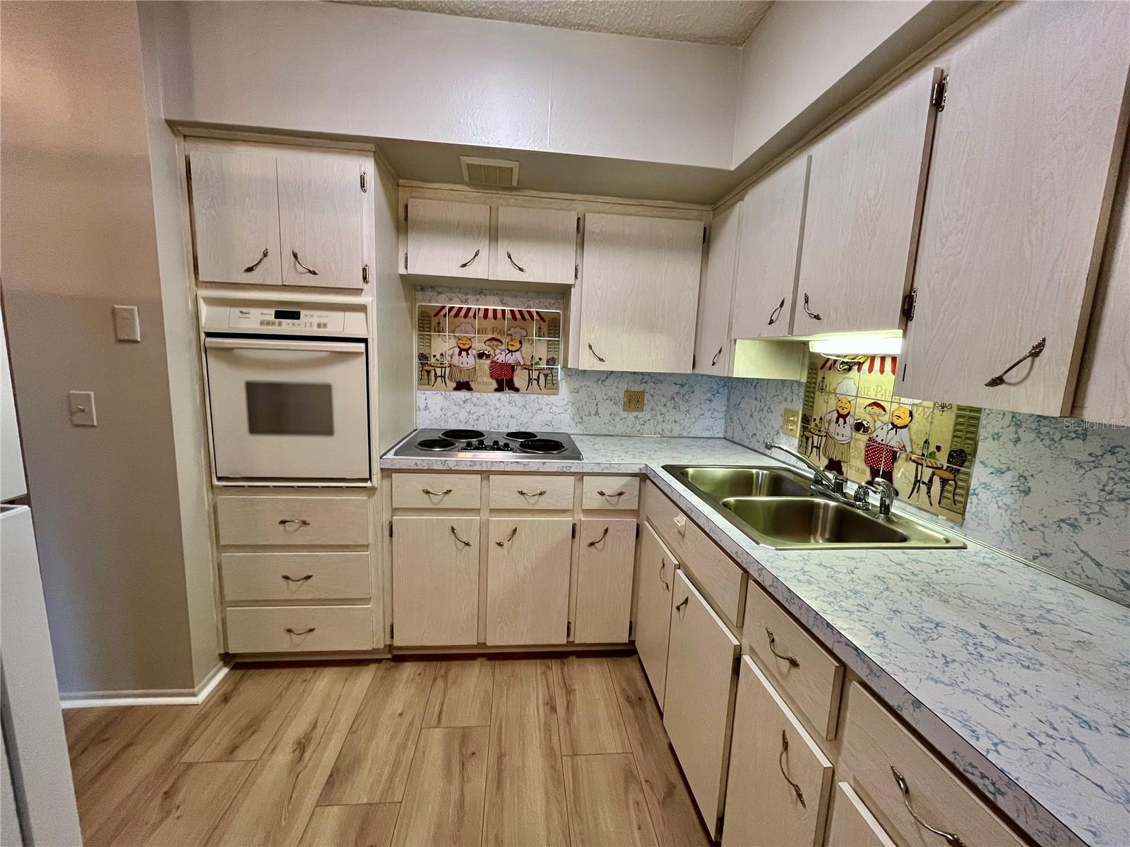 ON TOP OF THE WORLD - Residential