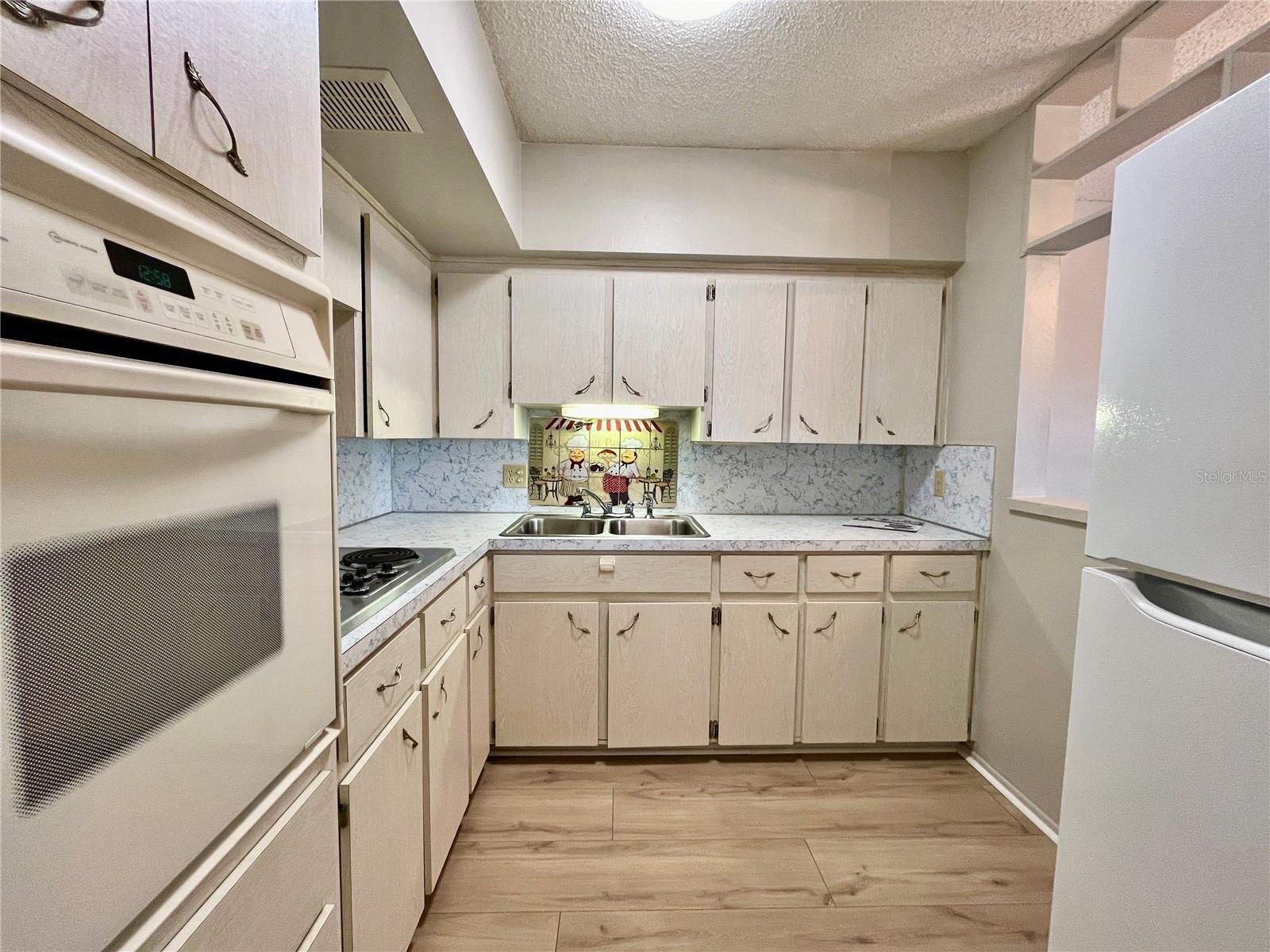 ON TOP OF THE WORLD - Residential