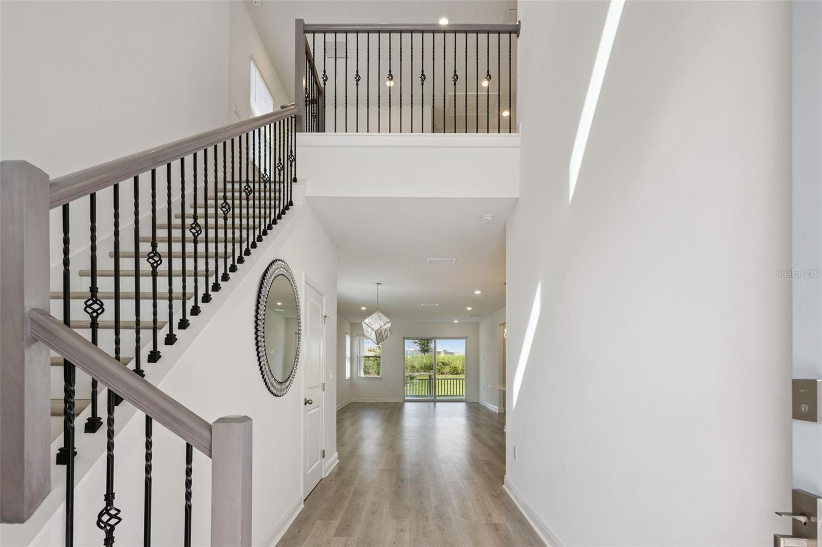 1952 SUNSHINE PEAK DRIVE