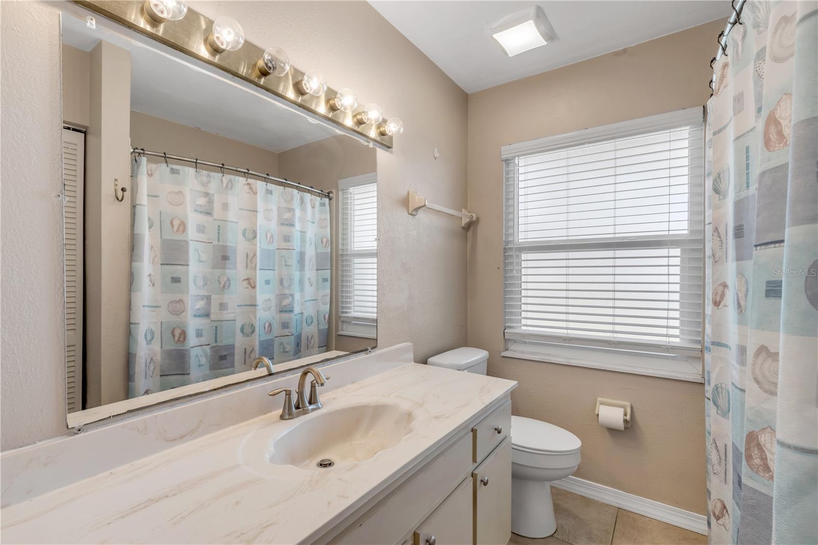 HAWKS LANDING AT PELICAN BAY CONDO PH 01-06 AMD 01 - Residential