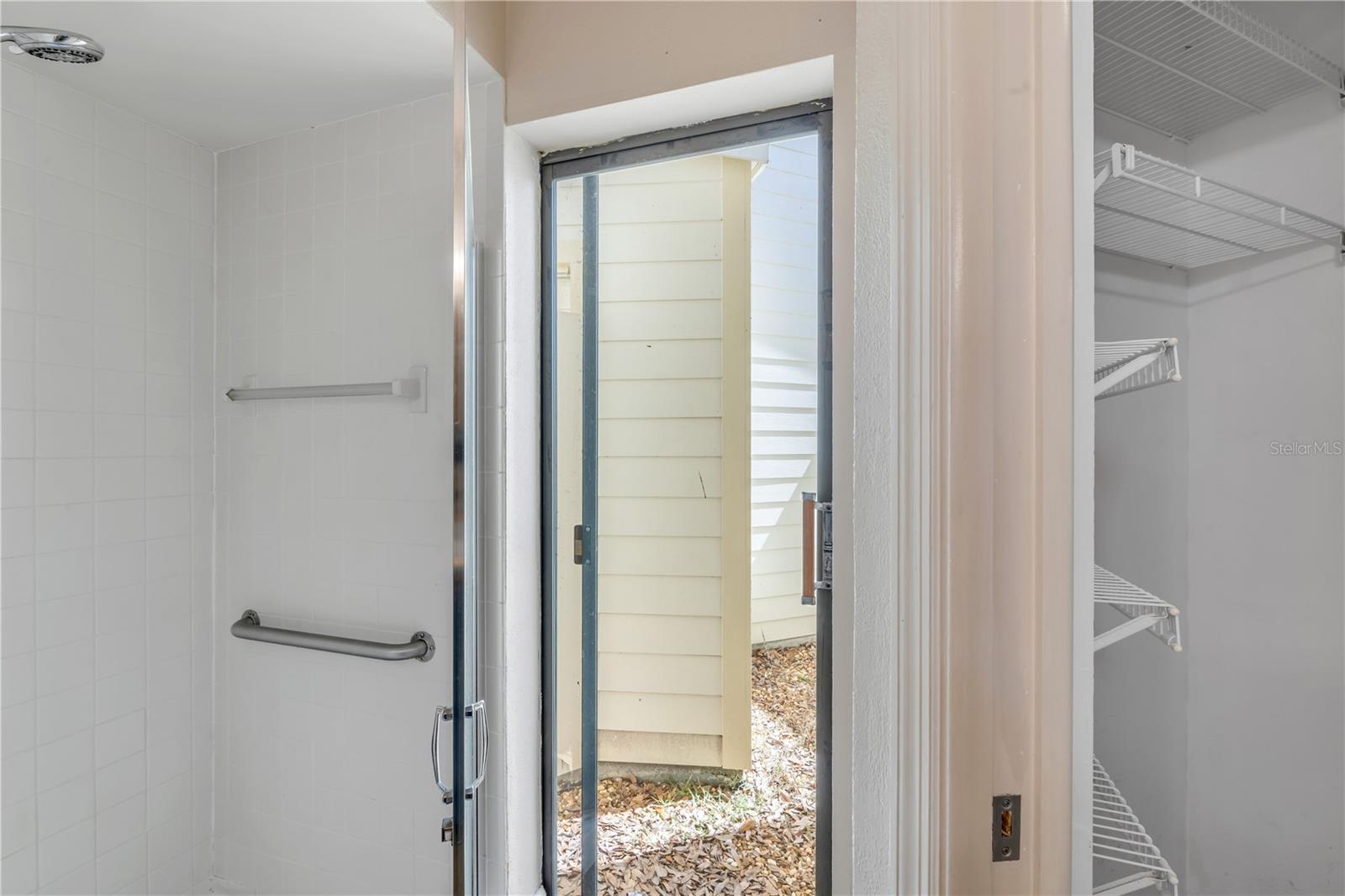 HAWKS LANDING AT PELICAN BAY CONDO PH 01-06 AMD 01 - Residential