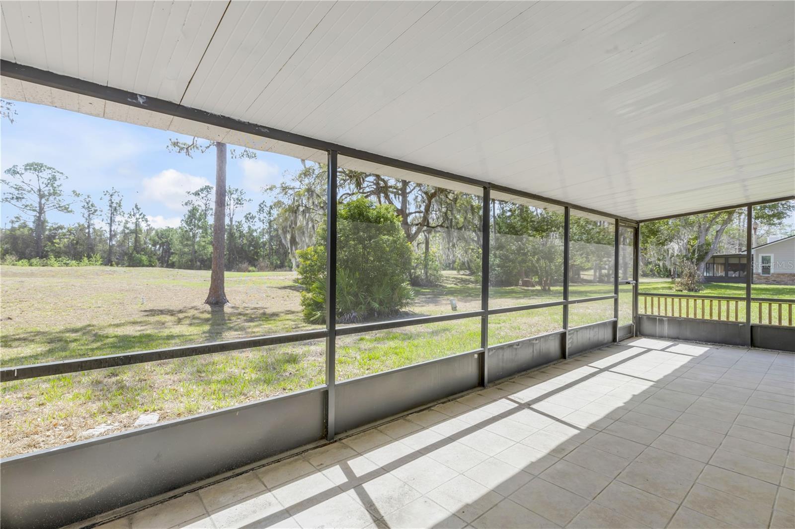 HAWKS LANDING AT PELICAN BAY CONDO PH 01-06 AMD 01 - Residential