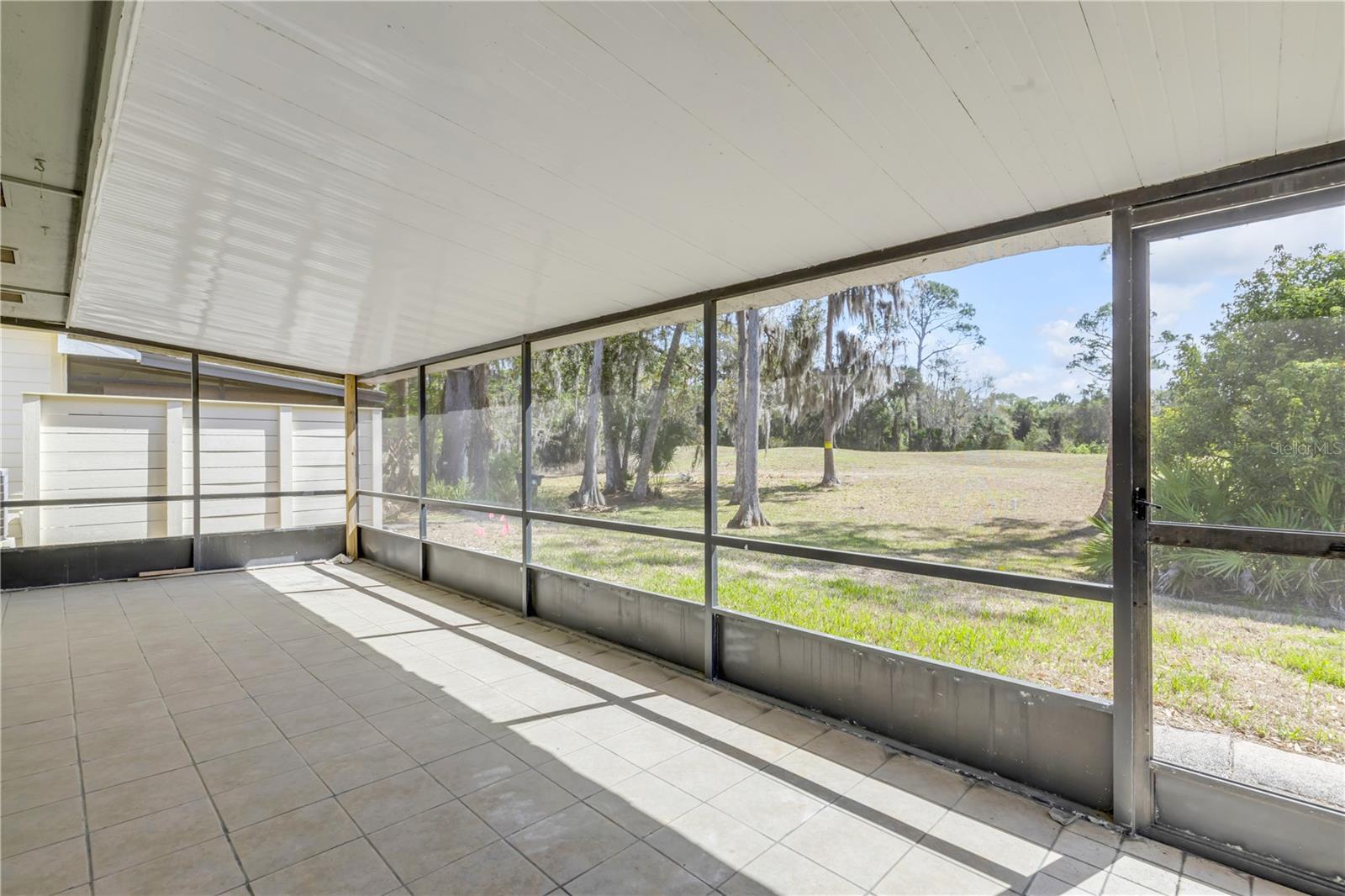 HAWKS LANDING AT PELICAN BAY CONDO PH 01-06 AMD 01 - Residential