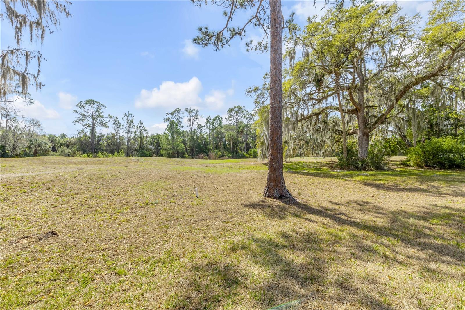 HAWKS LANDING AT PELICAN BAY CONDO PH 01-06 AMD 01 - Residential