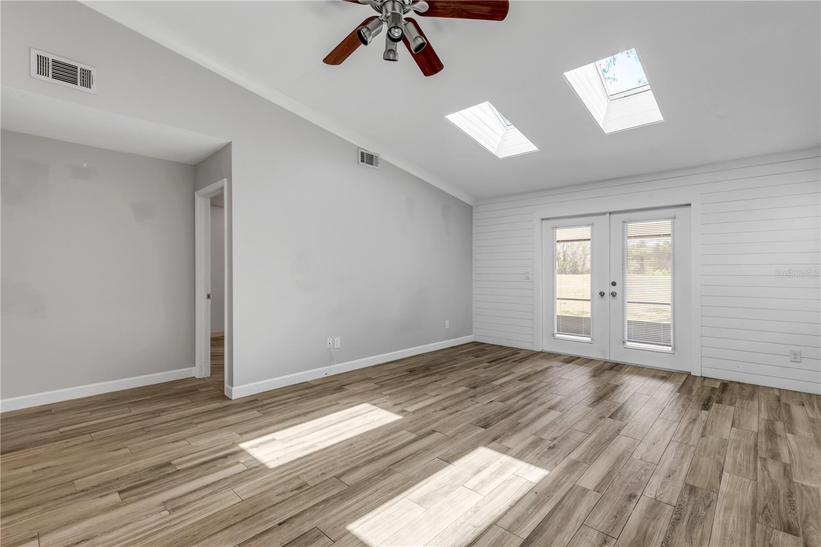 HAWKS LANDING AT PELICAN BAY CONDO PH 01-06 AMD 01 - Residential