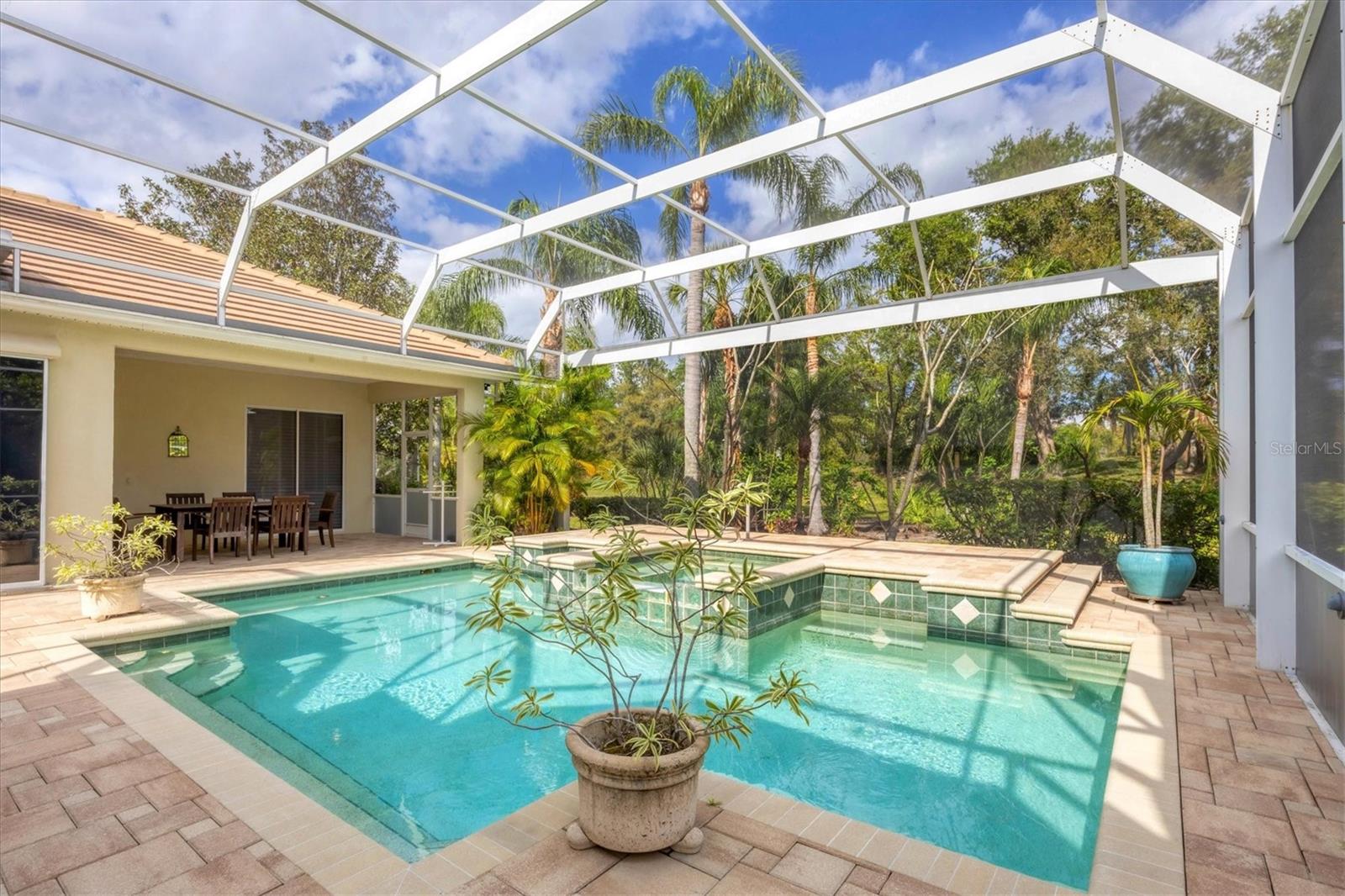 8121 COLLINGWOOD COURT