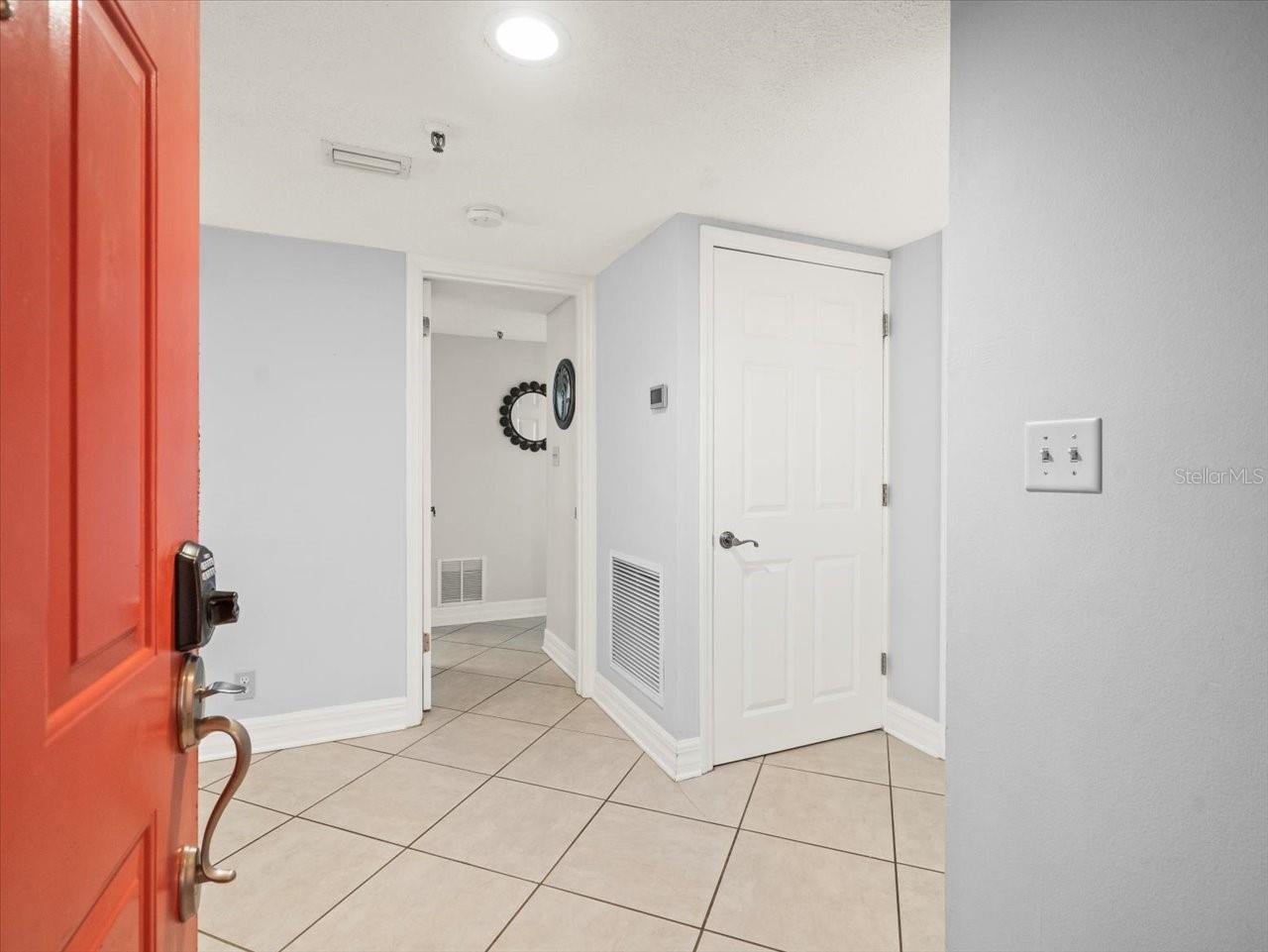 BEACH COTTAGE CONDO - Residential