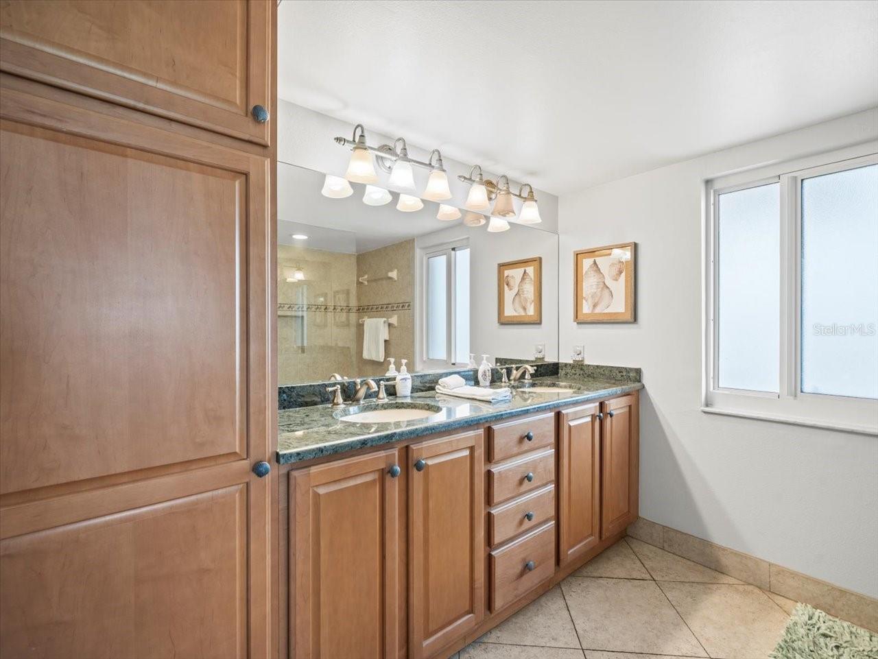 BEACH COTTAGE CONDO - Residential