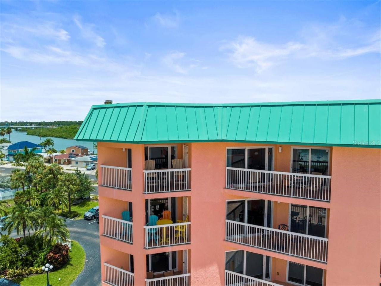 BEACH COTTAGE CONDO - Residential