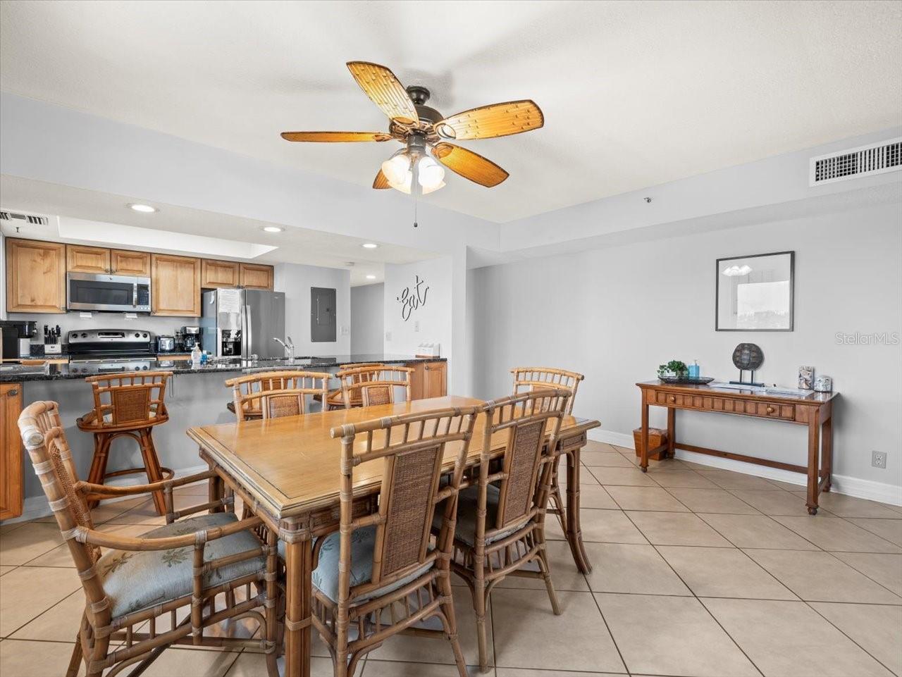 BEACH COTTAGE CONDO - Residential