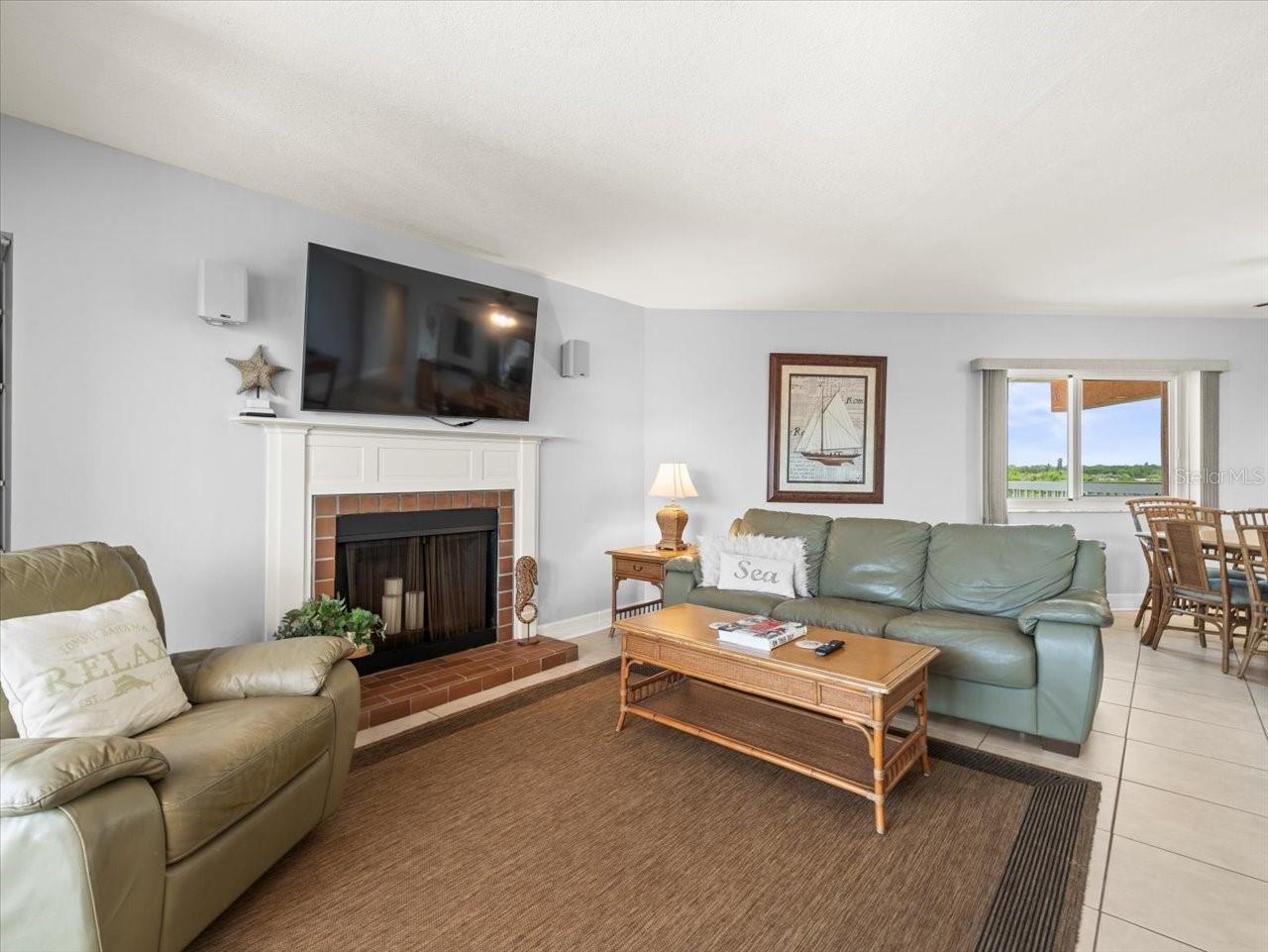 BEACH COTTAGE CONDO - Residential