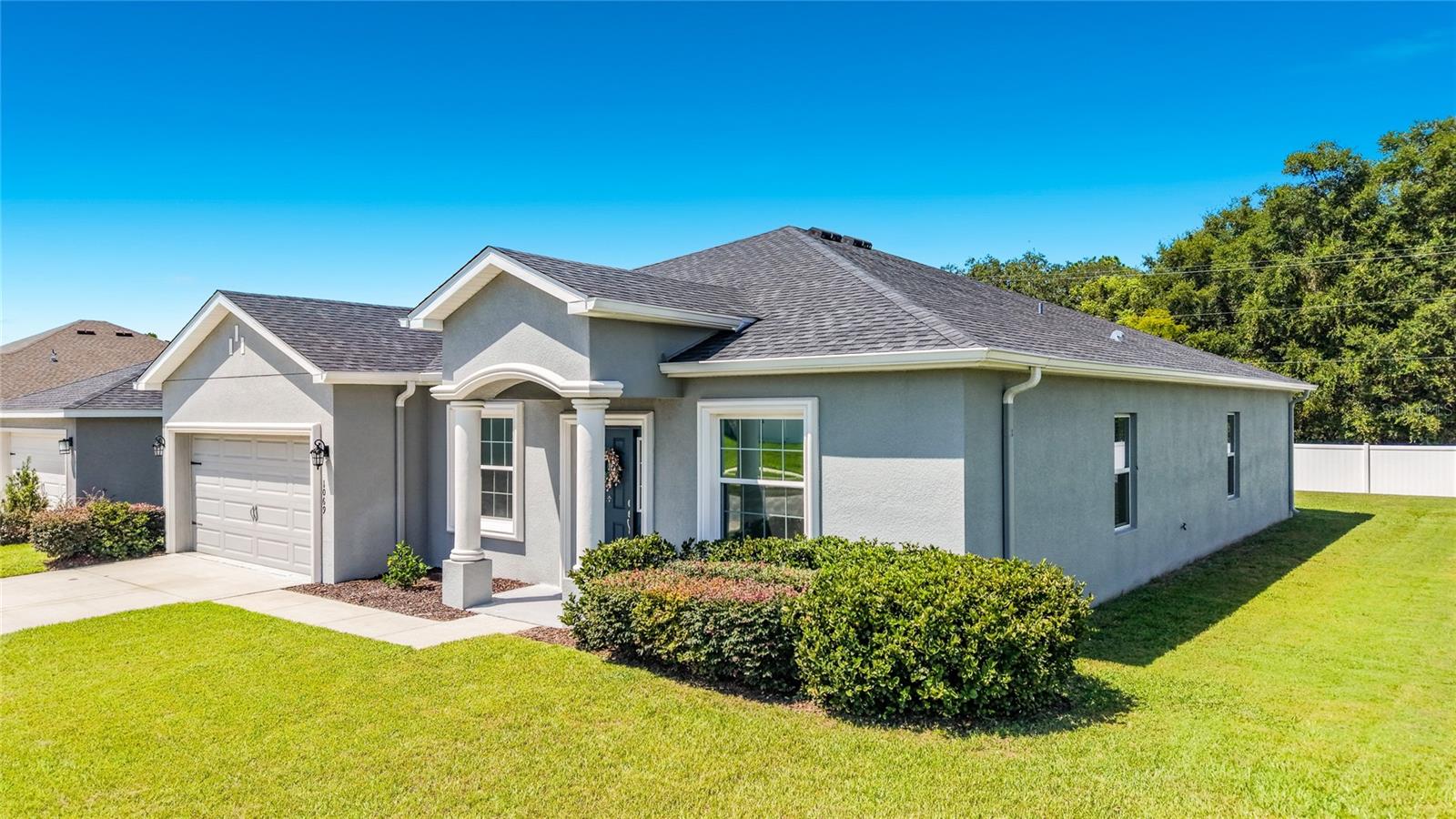 1069 SANDPIPER LOOP