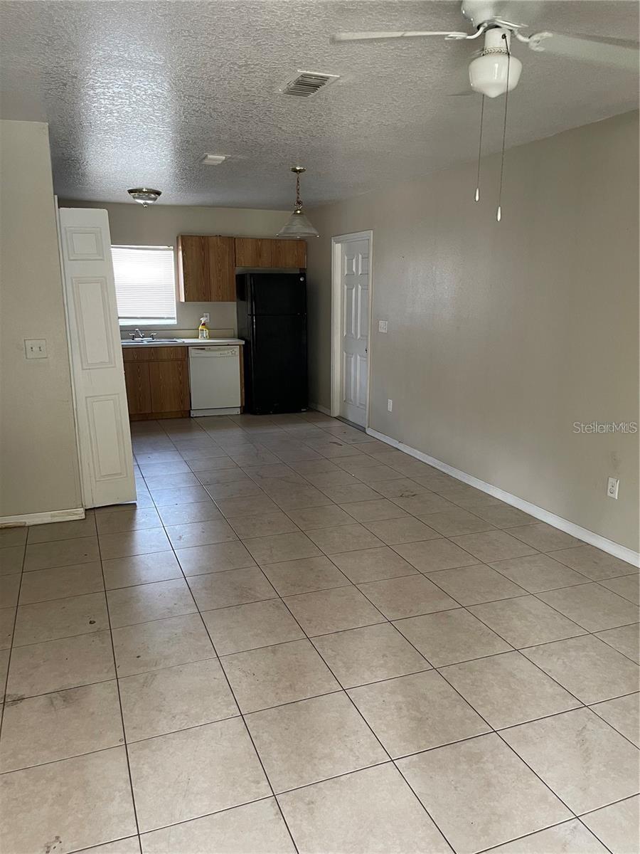 GRANT PARK ADD BLOCKS 36- - Residential Lease