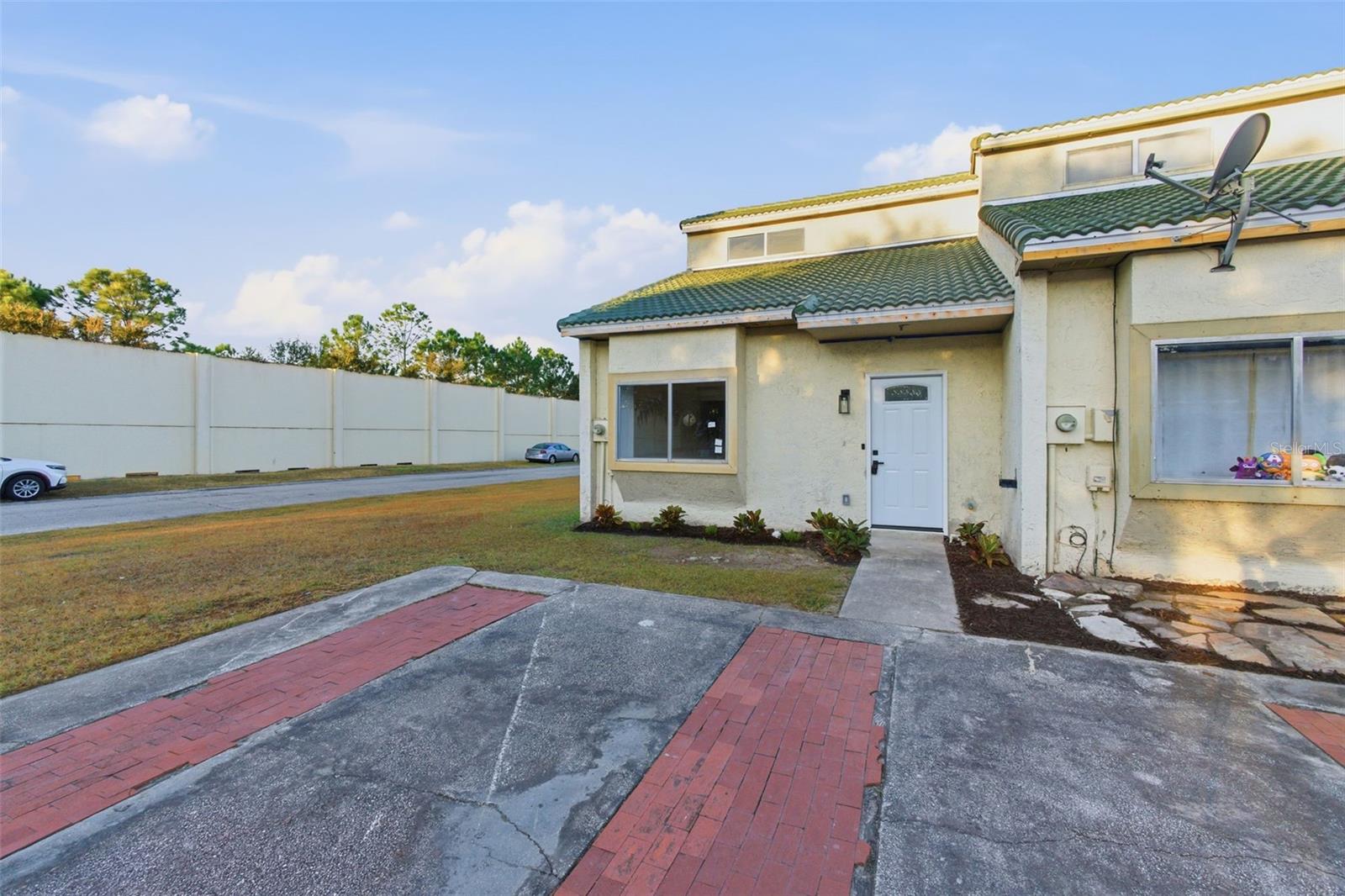 1362 WINTER GREEN WAY