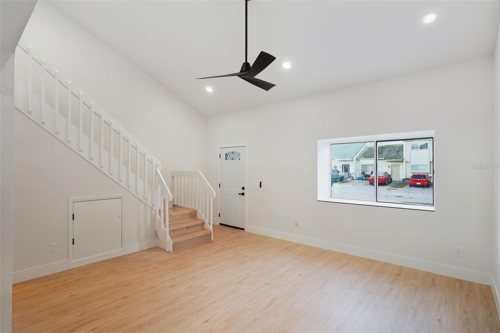 1362 WINTER GREEN WAY