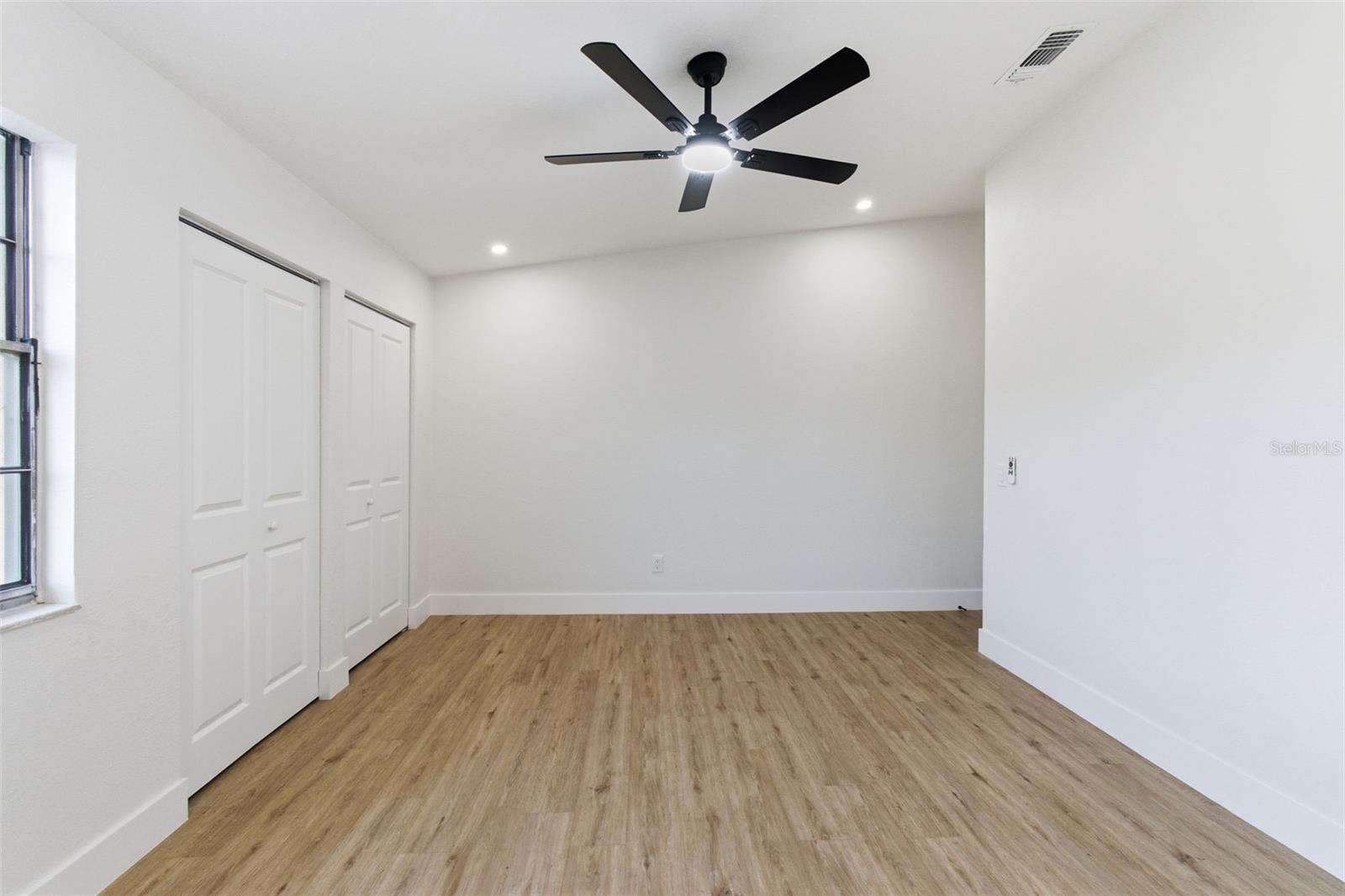 VILLAGE GROVE PH 02 - Residential