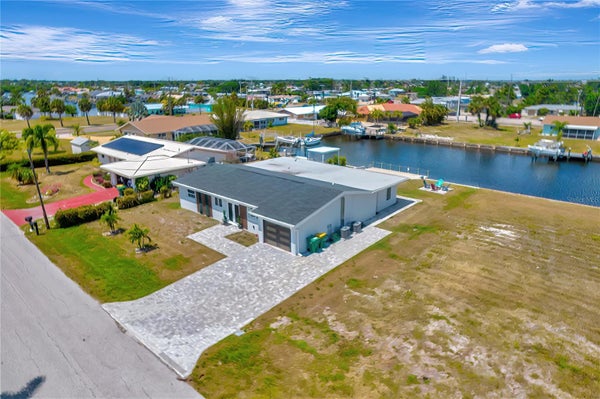 106 LELAND ST SE, PORT CHARLOTTE, FL 33952 - Image dcbb90c3cebfe007762ad49dd204a30b/1633866259
