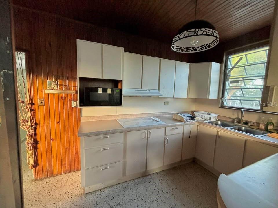 URBANIZACION CATALANA - Residential