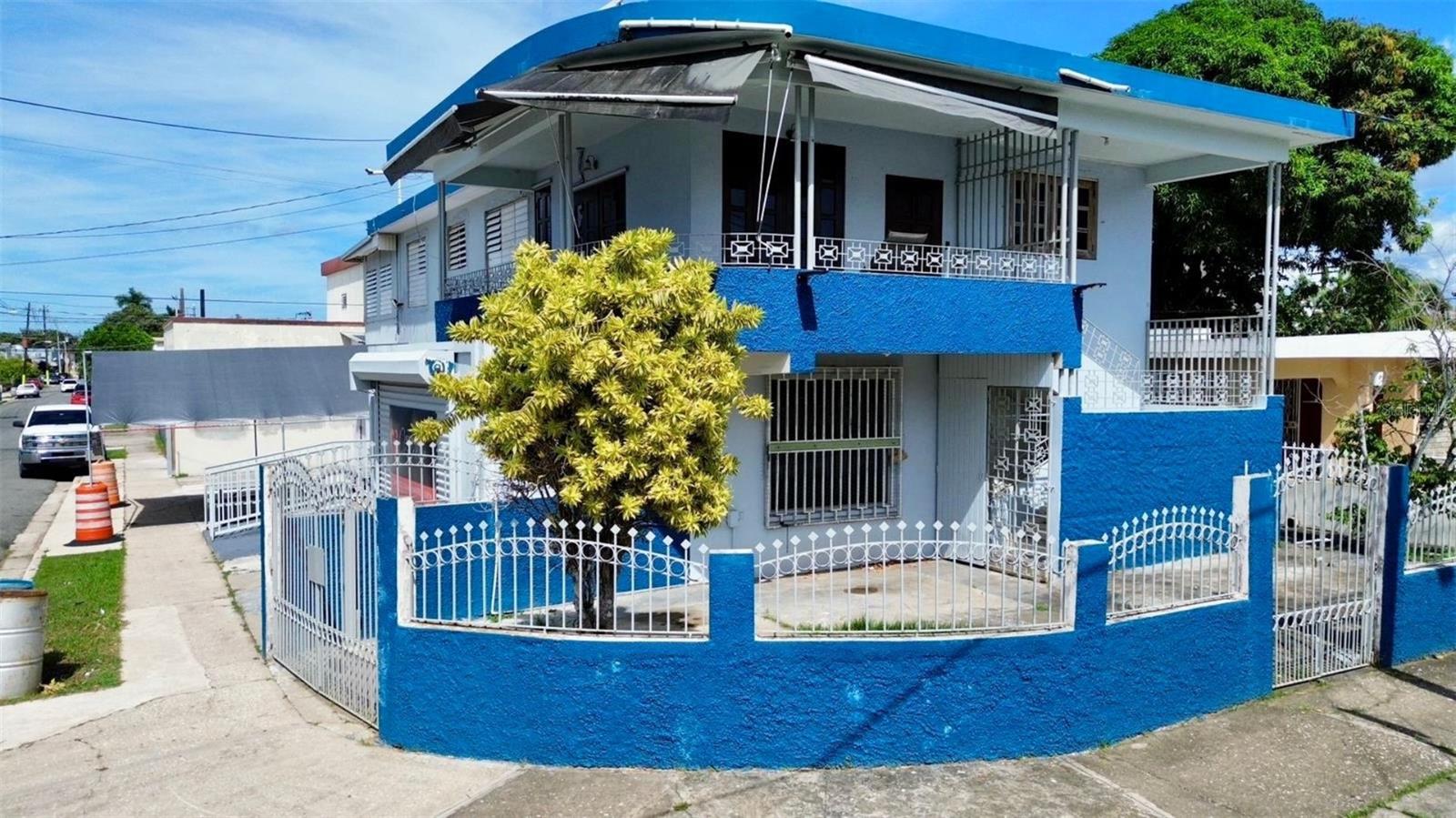 URBANIZACION CATALANA - Residential