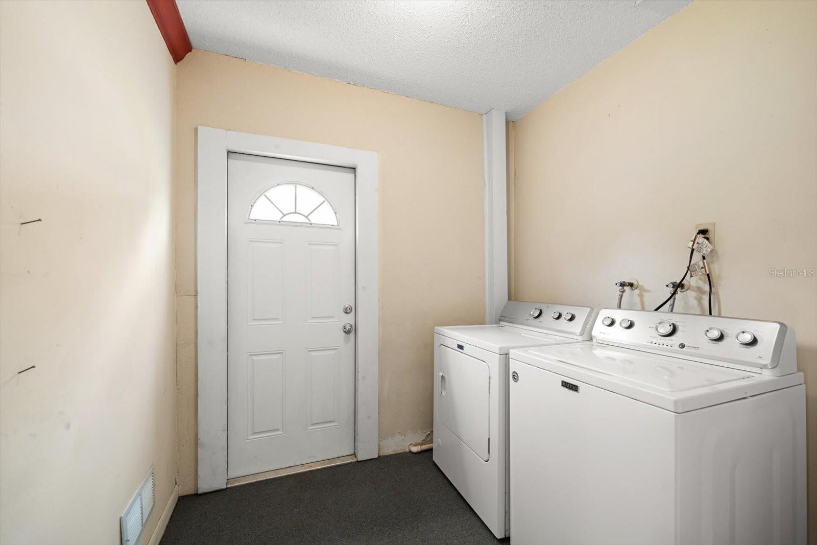 SPRING LAKE ESTATES - Residential