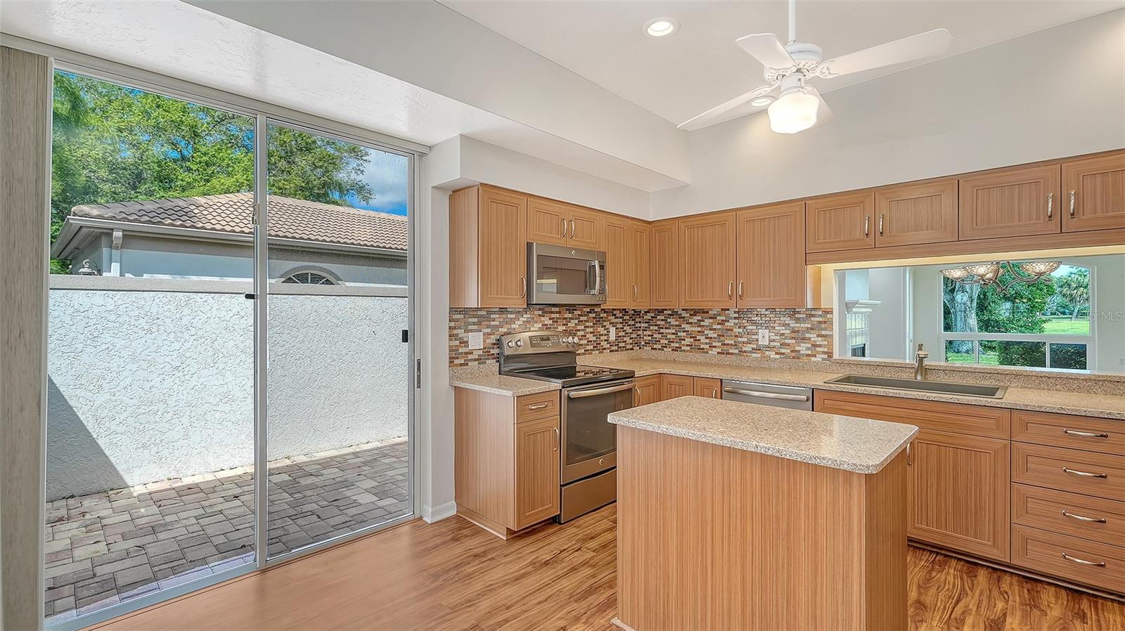 3978 CHATSWORTH GREENE 35