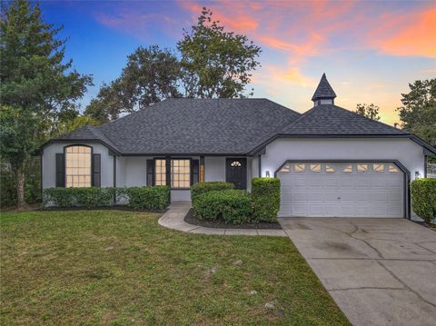 A home in DELAND